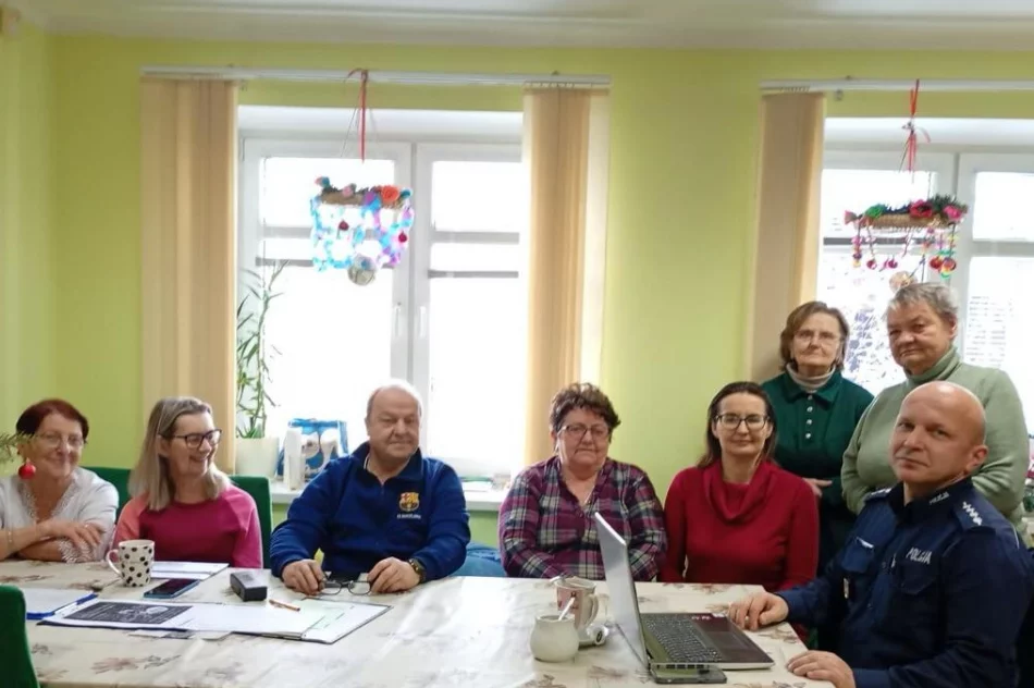 Policjant ostrzegał seniorów. Oszuści wciąż szukają ofiar - zdjęcie 2