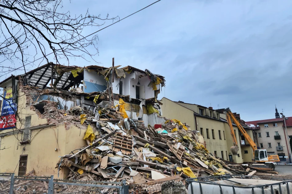 Rozbiórka Pałacyku pod Pszczółką w Limanowej - zdjęcie 9