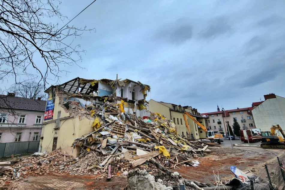 Rozbiórka Pałacyku pod Pszczółką w Limanowej - zdjęcie 10