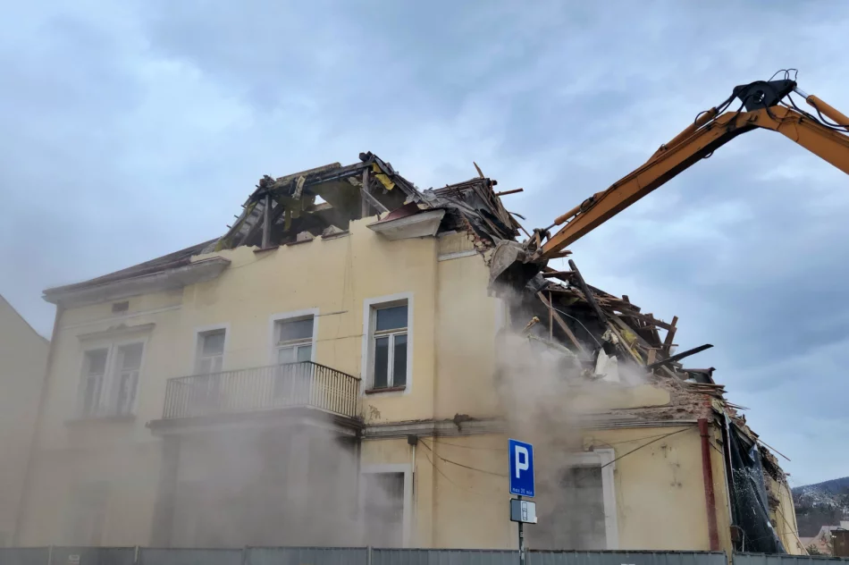 Rozbiórka Pałacyku pod Pszczółką w Limanowej - zdjęcie 15