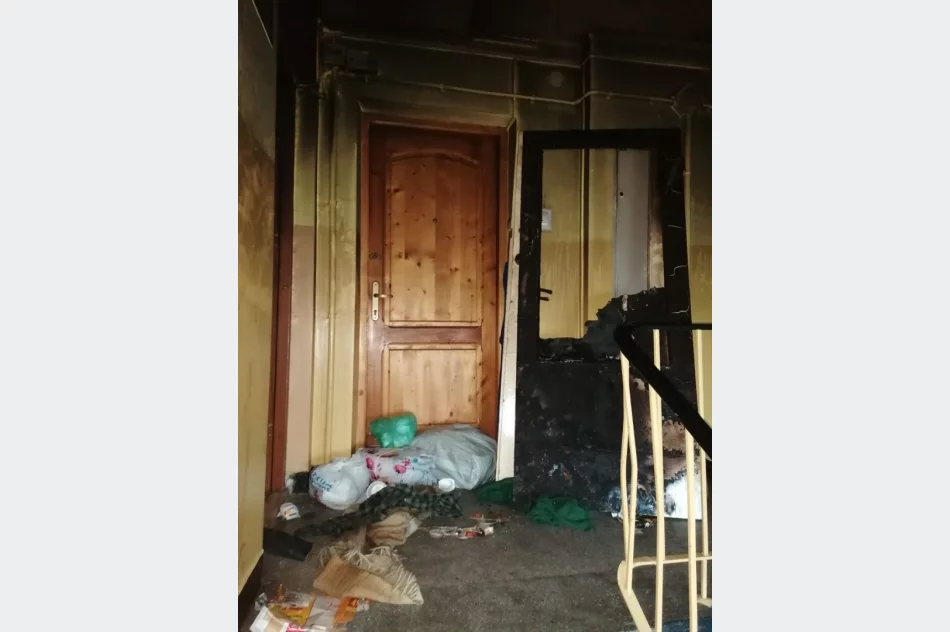 Policjant wyniósł mężczyznę z płonącego mieszkania, nie żyje 81-latka - zdjęcie 2