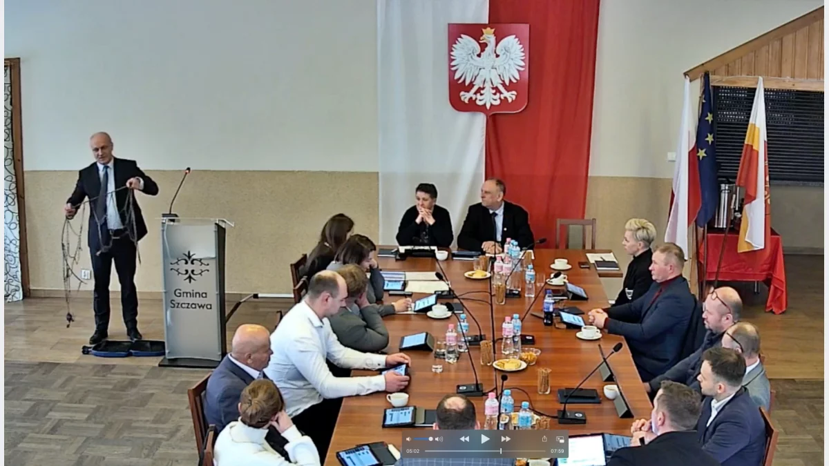 Wójt z łańcuchami na sesji do dyrektora szpitala: “wykroczenie lub przestępstwo"