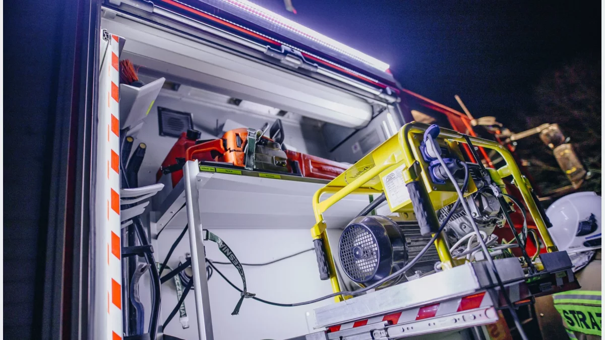 Pożar samochodu - trwa akcja strażaków