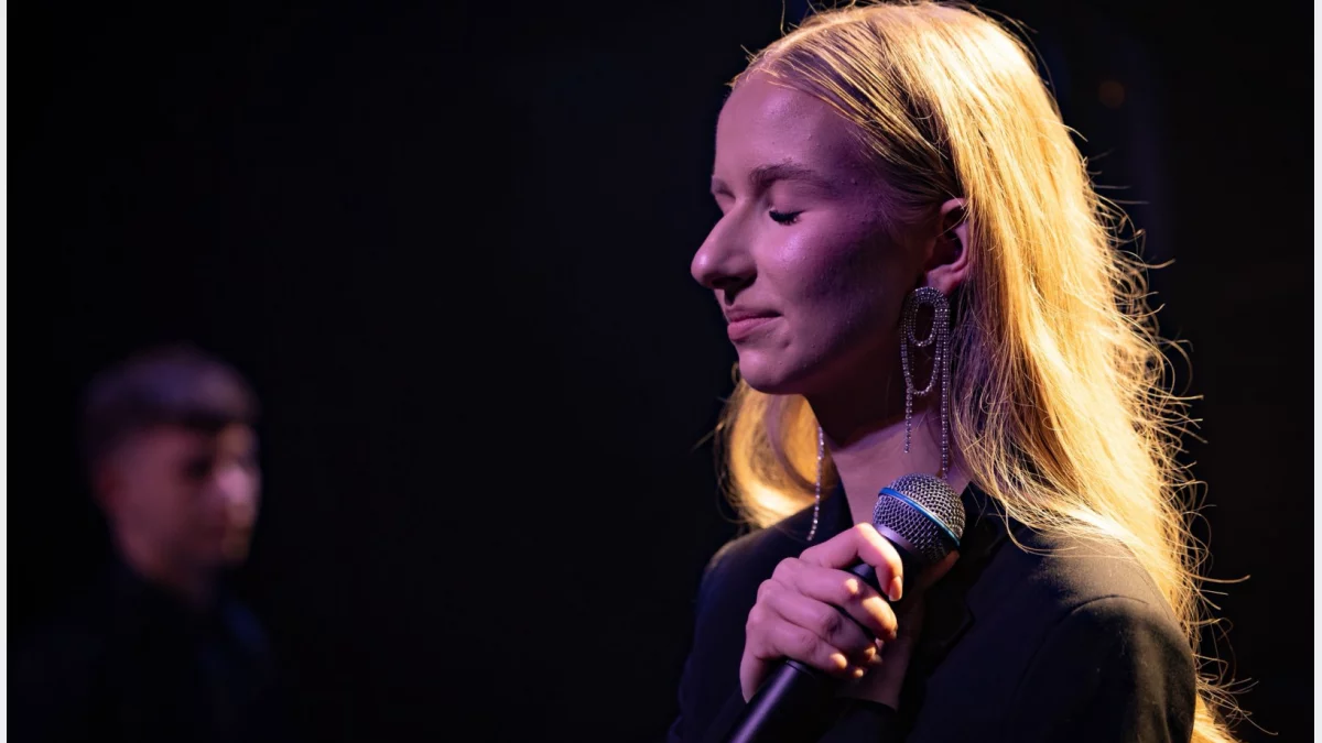 Kasia Sułkowska debiutuje z utworem „Zabierz” w dniu 18. urodzin