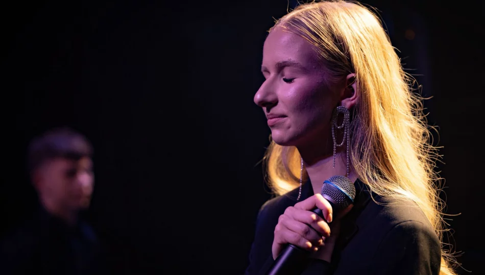 Kasia Sułkowska debiutuje z utworem „Zabierz” w dniu 18. urodzin - zdjęcie 1