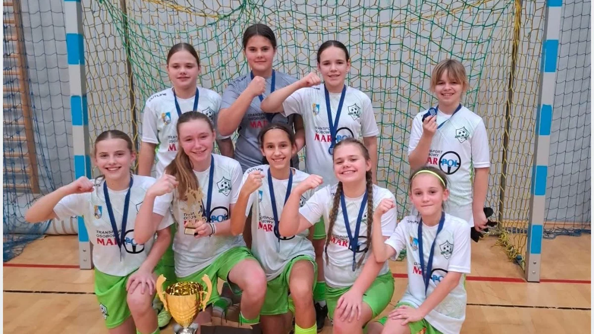 Zawodniczki z Mszany Dolnej mistrzyniami Małopolski w futsalu U13/Fot.: UKS 3 Fakro Jelna