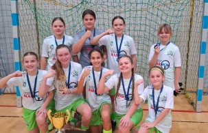 Zawodniczki z Mszany Dolnej mistrzyniami Małopolski w futsalu U13 - Zdjęcie główne