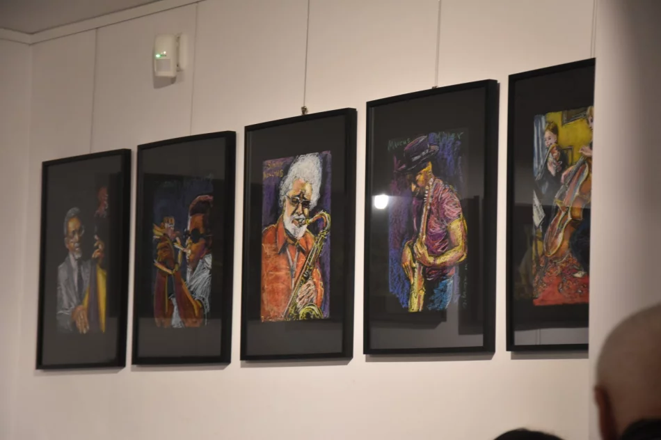 Wernisaż wystawy „Rysunek i pastel” Jarosława Czai w Galerii Sztuki MBP w Limanowej - zdjęcie 3