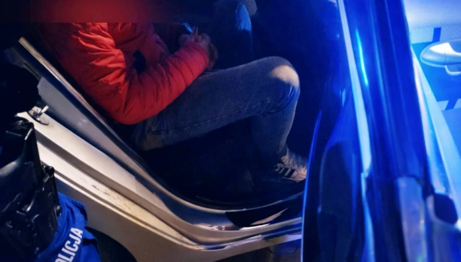 BMW uderzyło w sanie. Pijany kierowca uciekł - zdjęcie 1