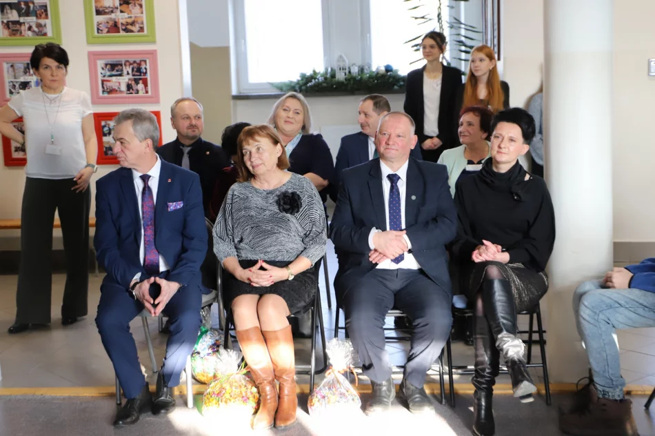 Anioły naprawdę są wśród nas – podsumowanie konkursu i bal integracyjny w SP Rupniów - zdjęcie 9