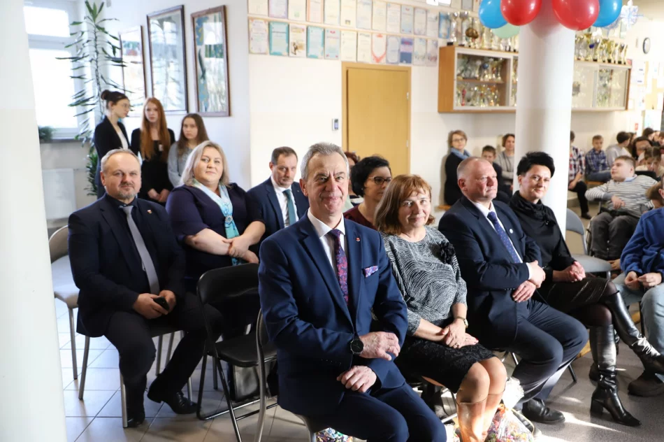 Anioły naprawdę są wśród nas – podsumowanie konkursu i bal integracyjny w SP Rupniów - zdjęcie 10