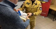 Błyskawiczny finał akcji w komendzie. Wszystkie czujki rozdane - zdjęcie 5