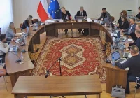 Przerwa w sesji. “Zaraz dojdzie do rękoczynów”  - zdjęcie główne