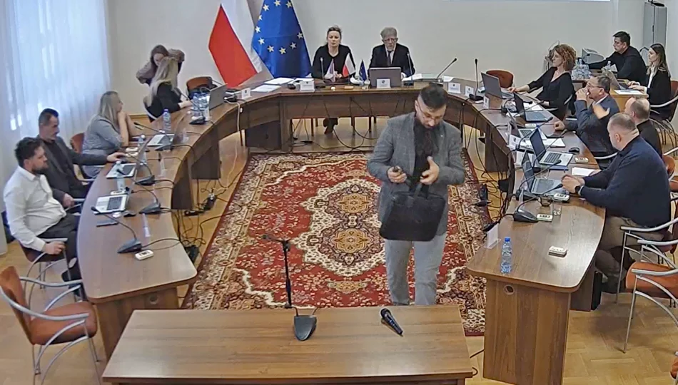 Remis w głosowaniu, wójt wyszedł z sesji. Brak zgody na zakup GS - zdjęcie 1