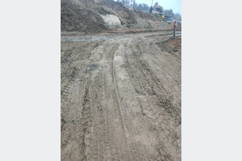 Plac budowy znów na asfalcie - zdjęcie 3