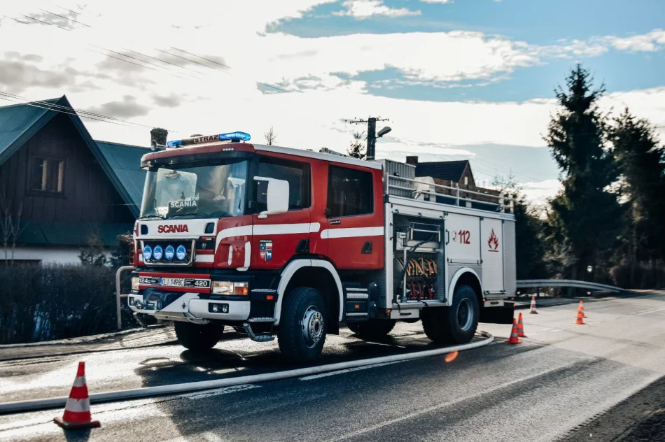 Samochód spłonął w garażu - zdjęcie 10