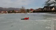 Strażackie ćwiczenia na lodzie (ZDJĘCIA) - zdjęcie 2