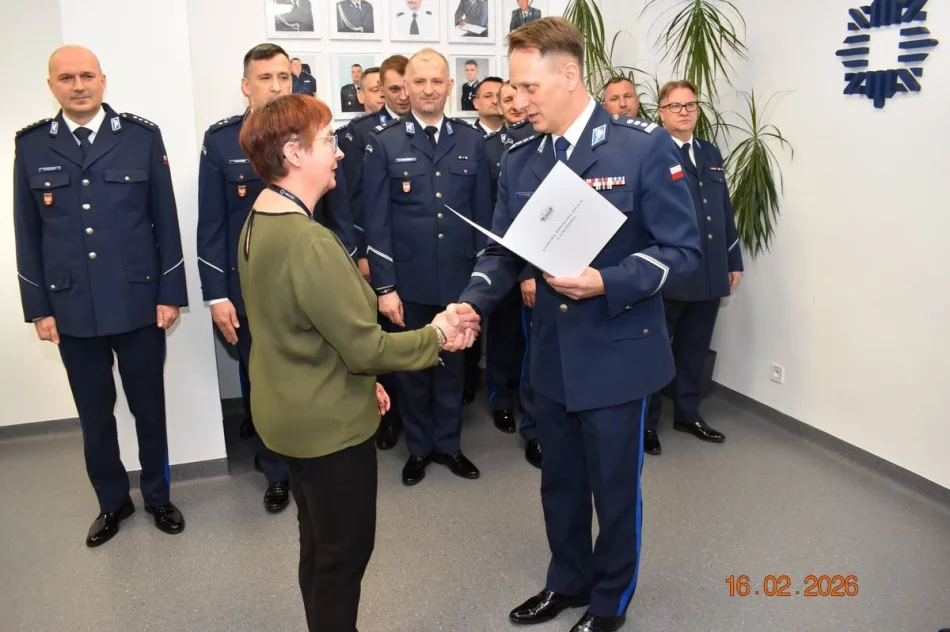 Podziękowania dla cywilnych pracowników limanowskiej policji - zdjęcie 2