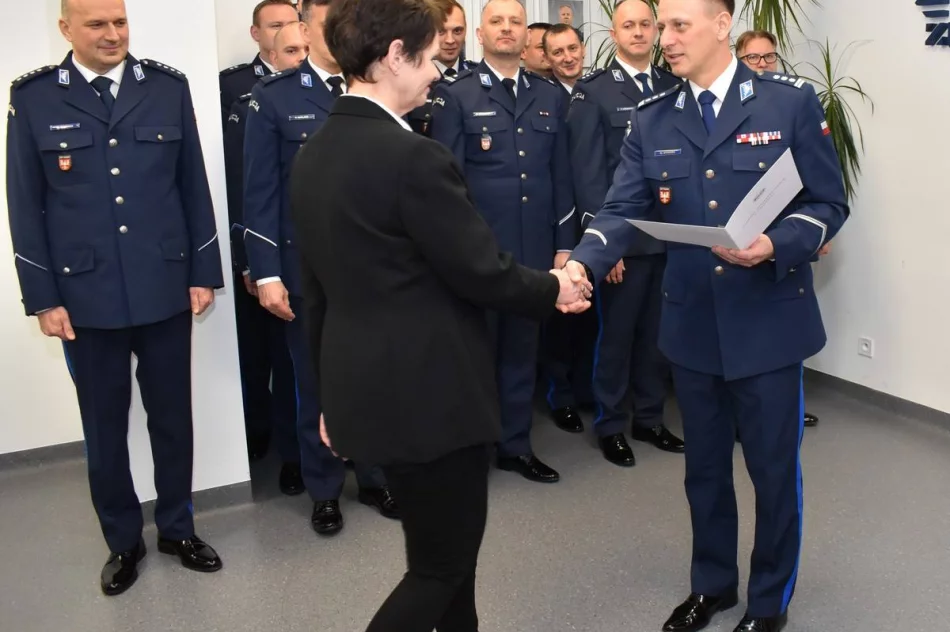 Podziękowania dla cywilnych pracowników limanowskiej policji - zdjęcie 4