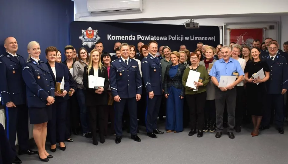 Podziękowania dla cywilnych pracowników limanowskiej policji - zdjęcie 1