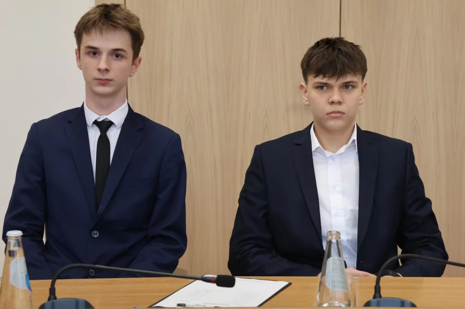 Odbyła się IV sesja Młodzieżowej Rady Miasta Limanowa - zdjęcie 10