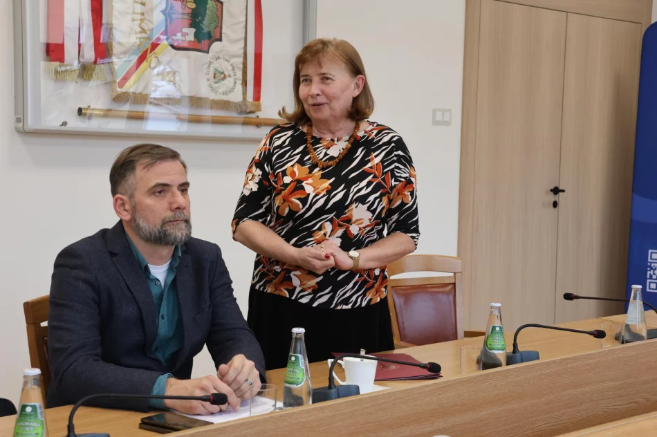 Odbyła się IV sesja Młodzieżowej Rady Miasta Limanowa - zdjęcie 13