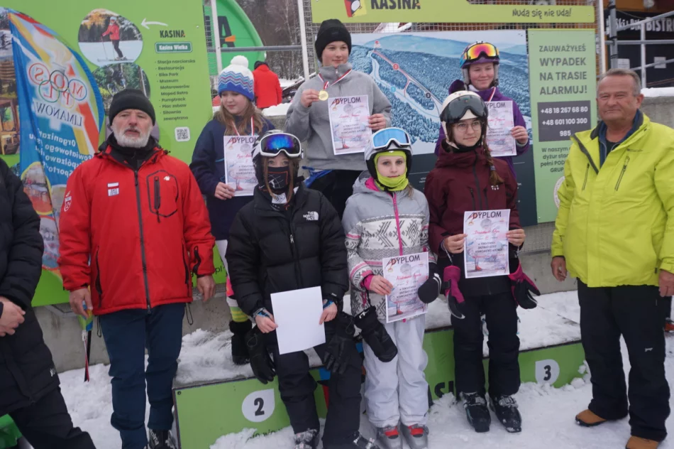 Szkoły rywalizowały w narciarstwie alpejskim - zdjęcie 3