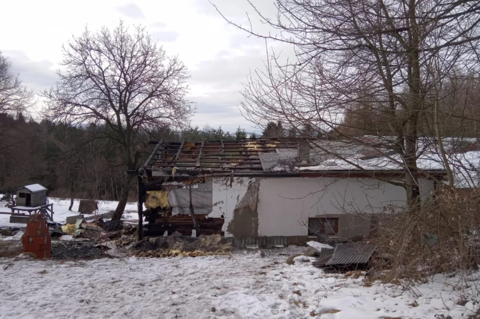 Pożar z trudnym dojazdem na szczycie góry - zdjęcie 12