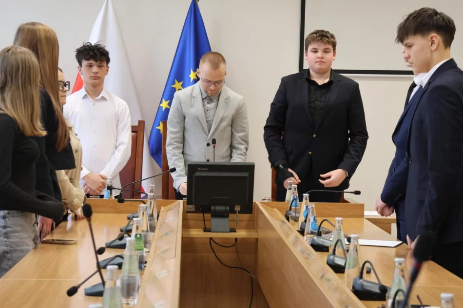 Nowi radni i ambitne plany. Młodzieżowa rada po sesji - zdjęcie 4