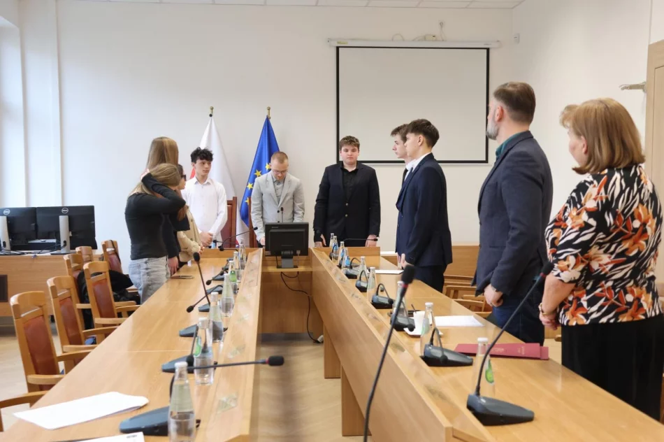Nowi radni i ambitne plany. Młodzieżowa rada po sesji - zdjęcie 5
