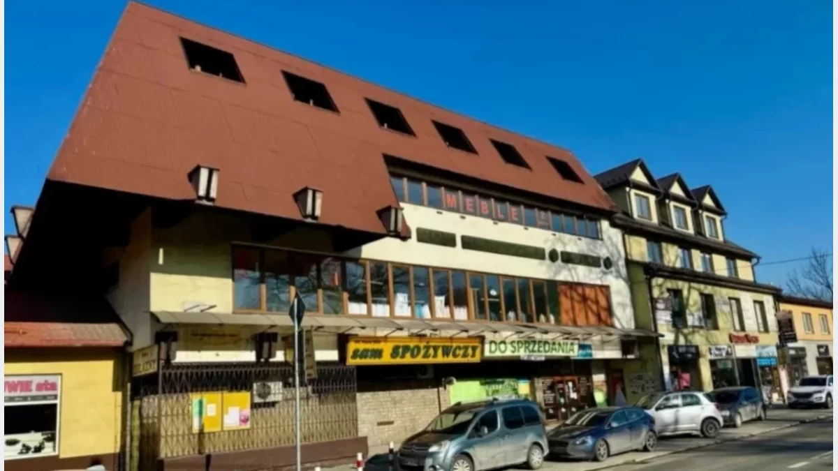 Zabudowania handlowo-usługowe przy ul. M. M. Kolbego w centrum Mszany Dolnej