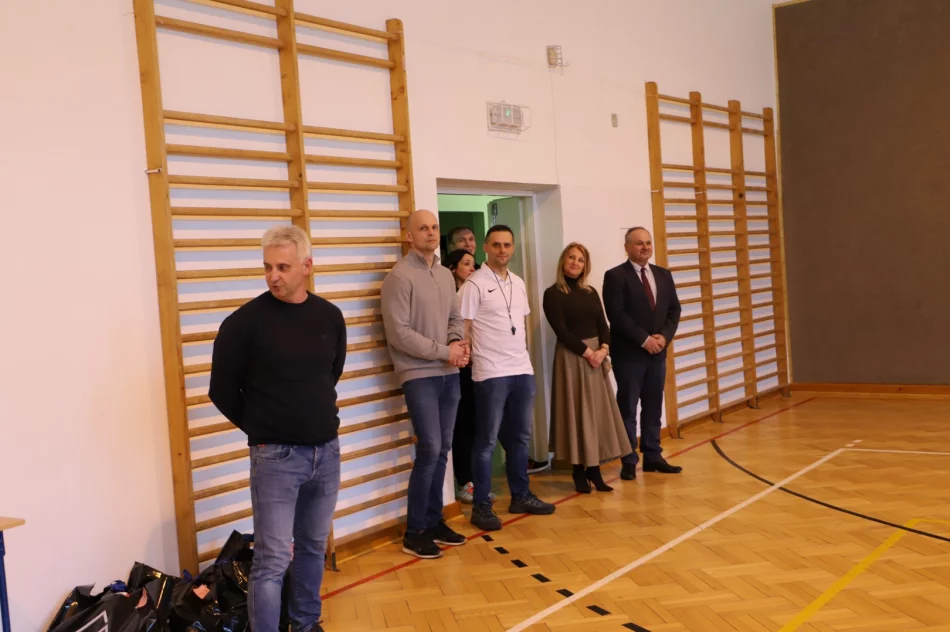 Mordarka i Pisarzowa Mistrzami Gminy Limanowa w Siatkówce Młodzieży - zdjęcie 10