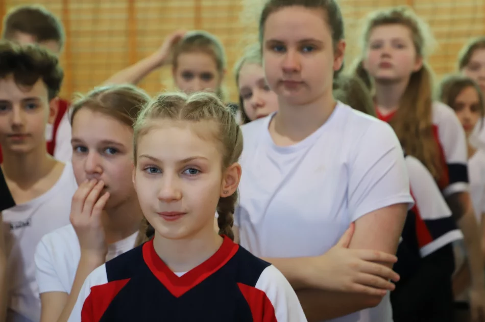 Pisarzowa i Mordarka Mistrzami Gminy Limanowa w Siatkówce Dzieci - zdjęcie 5