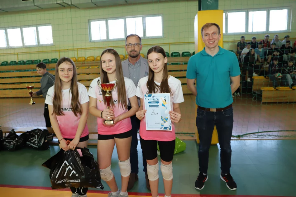 Pisarzowa i Mordarka Mistrzami Gminy Limanowa w Siatkówce Dzieci - zdjęcie 15