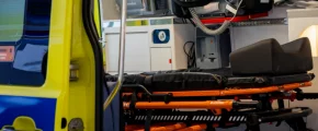 Eksplozja w kominku - ranny 22-latek trafił do szpitala - zdjęcie główne