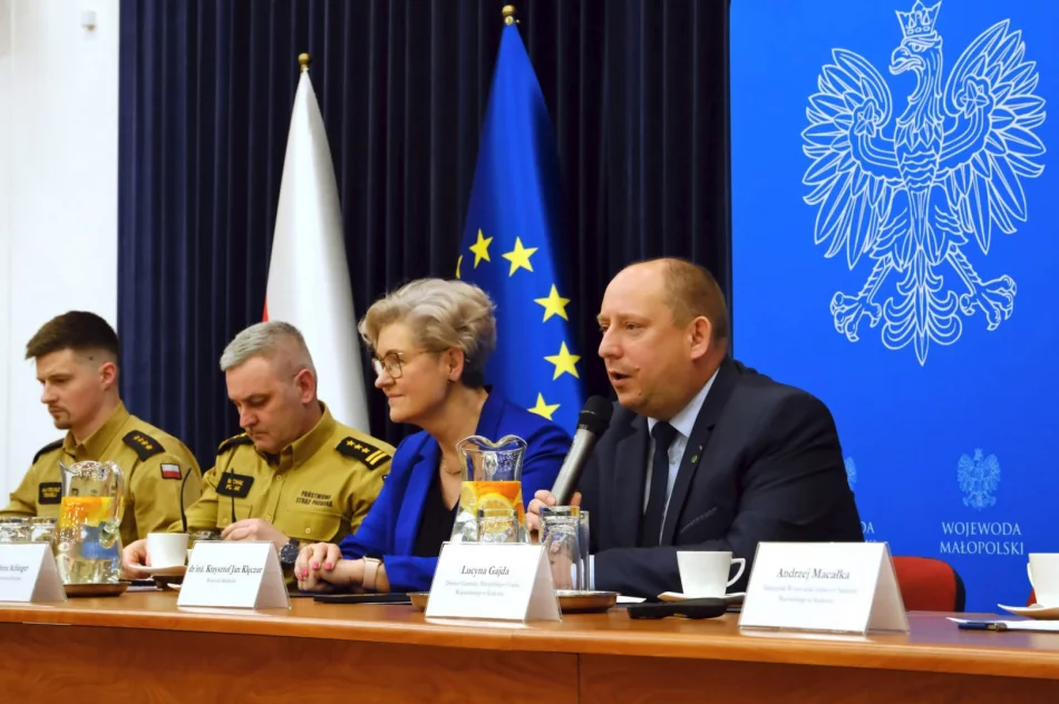 Bezpieczeństwo mieszkańców jest dla nas priorytetem! Przedstawiciele Miasta Limanowa na spotkaniu dotyczącym Programu Ochrony Ludności i Obrony Cywilnej    - zdjęcie 2