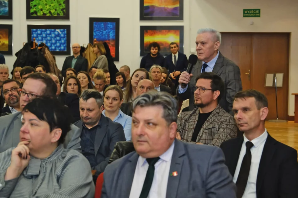 Bezpieczeństwo mieszkańców jest dla nas priorytetem! Przedstawiciele Miasta Limanowa na spotkaniu dotyczącym Programu Ochrony Ludności i Obrony Cywilnej    - zdjęcie 5