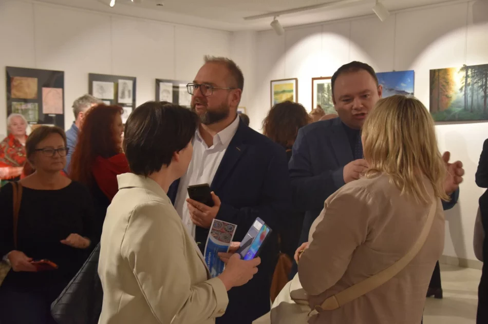 ​Bogactwo tradycji i talentu. Relacja z wernisażu artystów Gminy Kamienica - zdjęcie 3