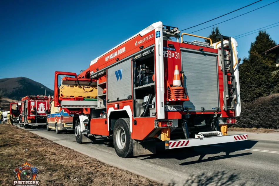 Kolizja dwóch aut na DK 28 - zdjęcie 9