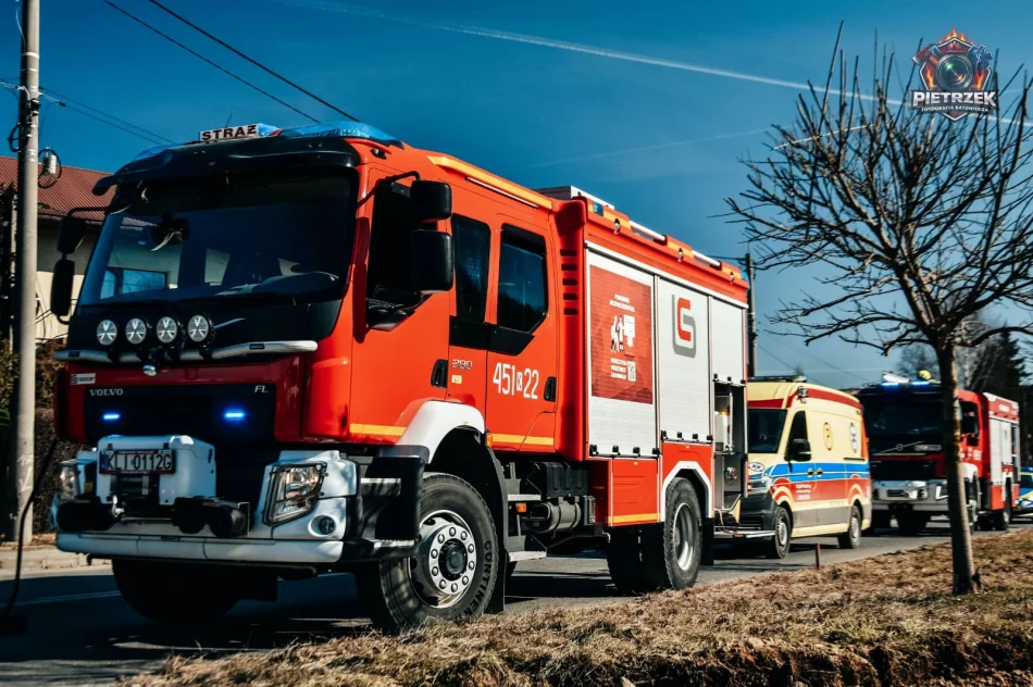 Kolizja dwóch aut na DK 28 - zdjęcie 12