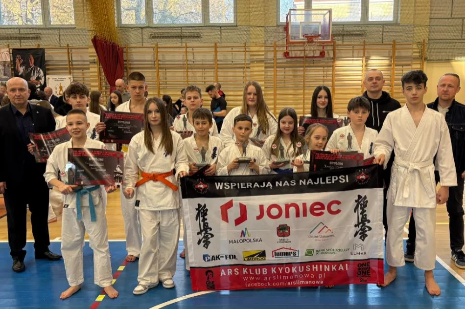 Limanowscy karatecy z medalowym dorobkiem w wojewódzkiej rywalizacji - zdjęcie 8