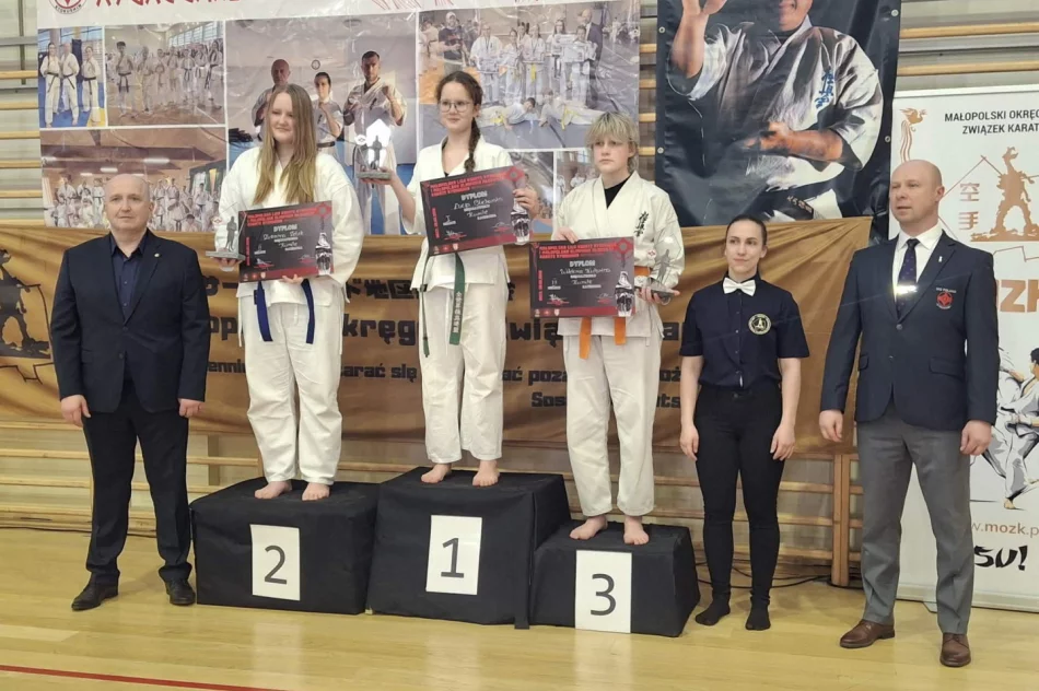 Limanowscy karatecy z medalowym dorobkiem w wojewódzkiej rywalizacji - zdjęcie 9