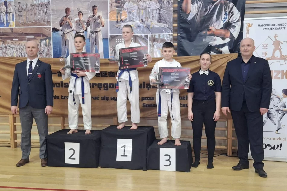 Limanowscy karatecy z medalowym dorobkiem w wojewódzkiej rywalizacji - zdjęcie 11