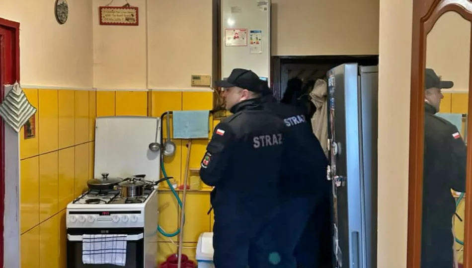 Strażacy montują czujniki w domach - zdjęcie 1
