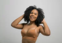 Bralette – więcej niż zwykła bielizna. Jak stylizować ją na co dzień? - zdjęcie główne