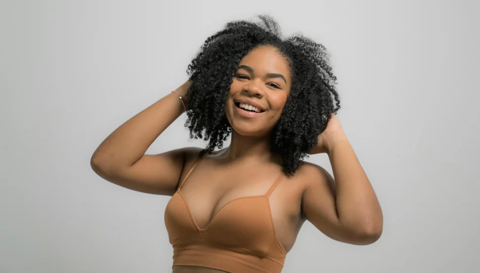 Bralette – więcej niż zwykła bielizna. Jak stylizować ją na co dzień? - zdjęcie 1