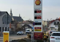 Premier uspokaja, a Orlen po cichu winduje ceny w hurcie. Podwyżki cen paliw na stacjach - zdjęcie główne