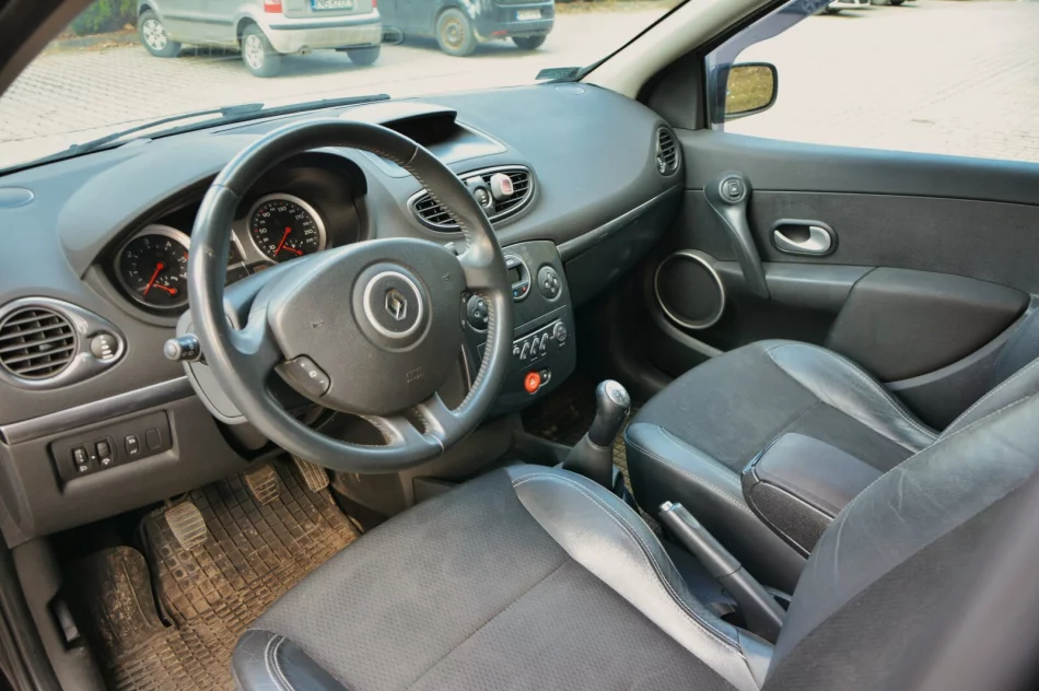 Sprzedam RENAULT CLIO 1.5 dCi 85 KM 2007 Bezwypadkowy - zdjęcie 8