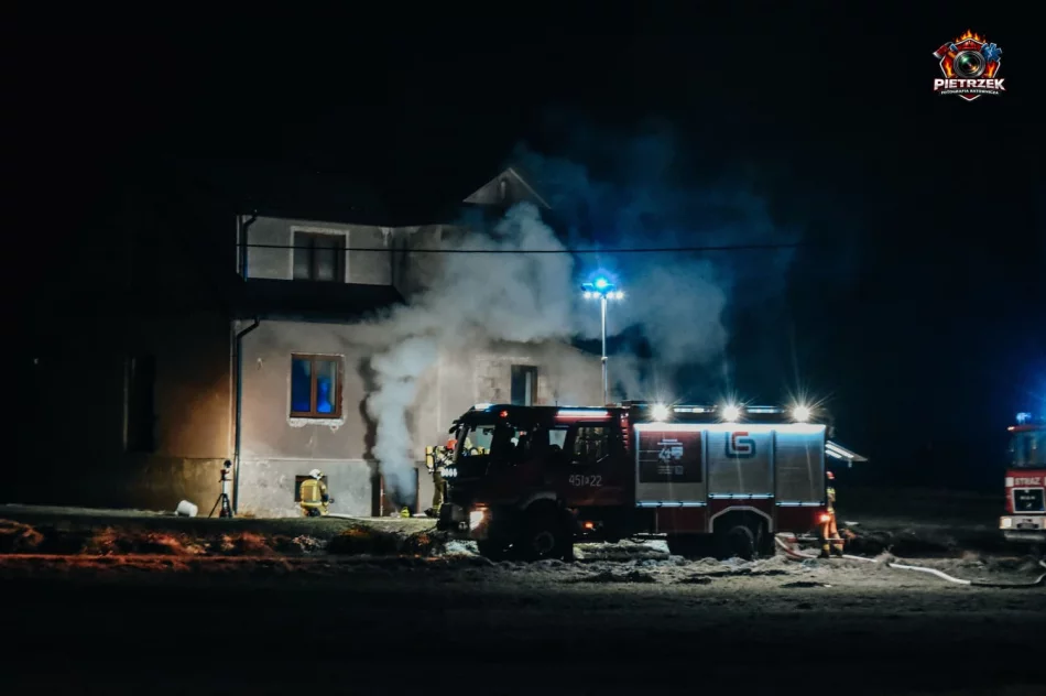 Domownicy ewakuowali się przed przybyciem służb - zdjęcie 5