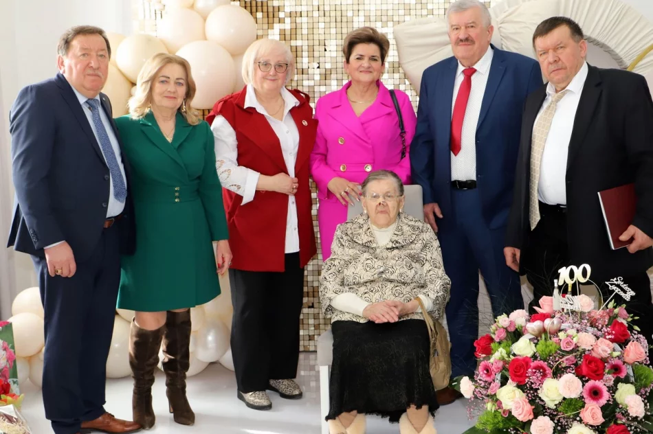 100 lecie pani Józefy Kuźmy z Męciny - zdjęcie 4